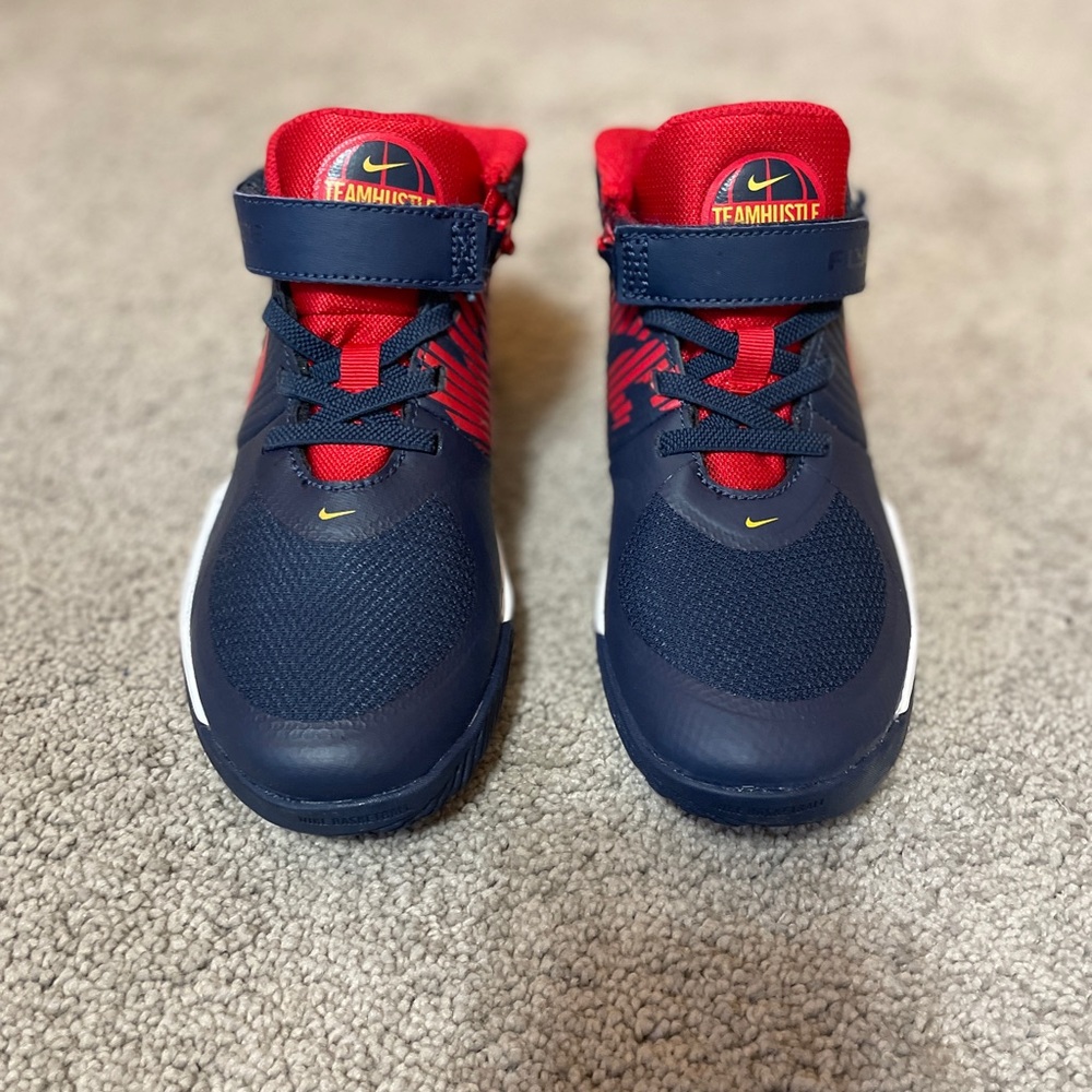 Nike Kids' Navy and Red “Team Hustle D9 Flyease” Sneakers